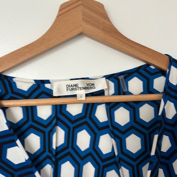 DVF Silk Faux Wrap Dress - Geometric Pattern - Picture 3 of 5